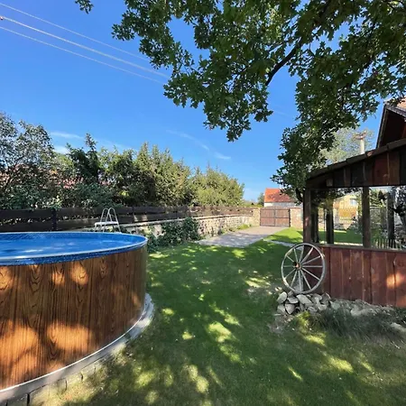 Εξοχικό σπίτι Budin Budinek